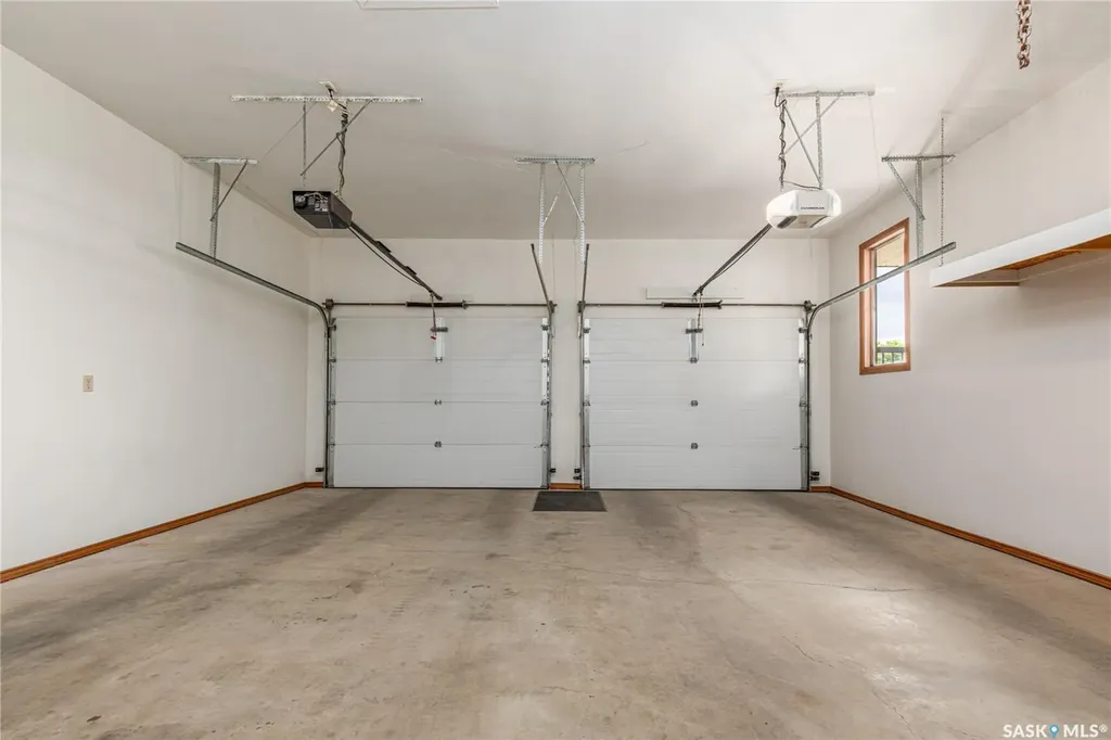 21 Thorn Crescent Moose Jaw SK S6J 1J3