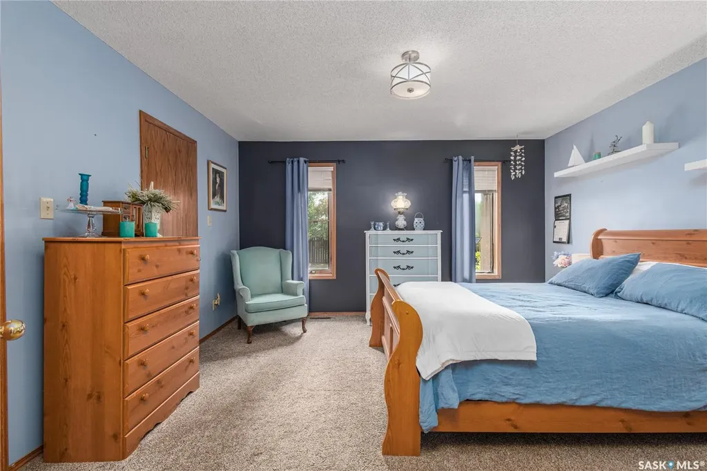 21 Thorn Crescent Moose Jaw SK S6J 1J3