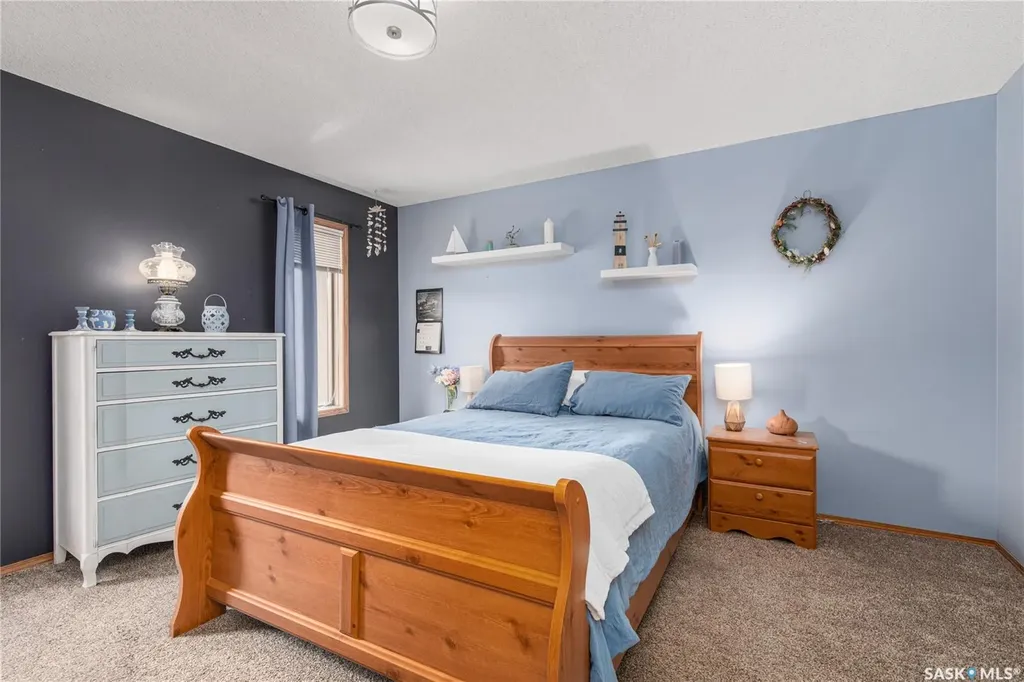 21 Thorn Crescent Moose Jaw SK S6J 1J3