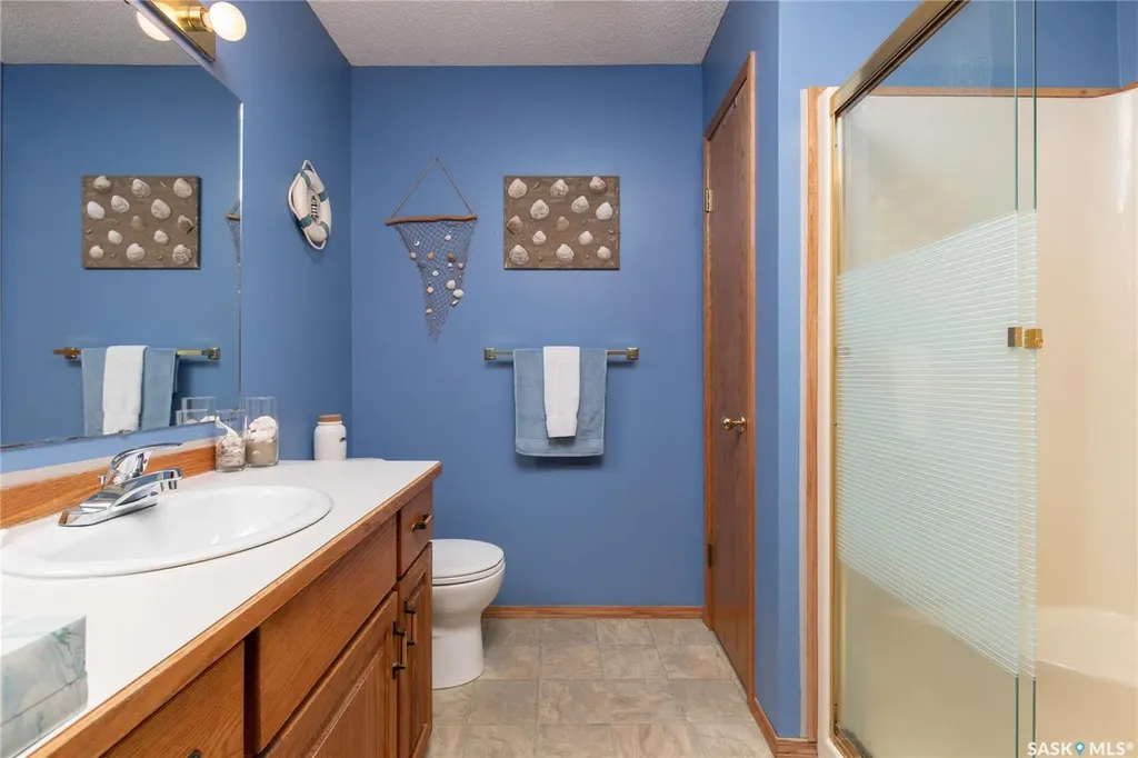 21 Thorn Crescent Moose Jaw SK S6J 1J3