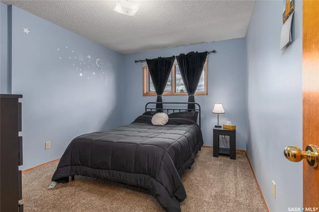 21 Thorn Crescent Moose Jaw SK S6J 1J3