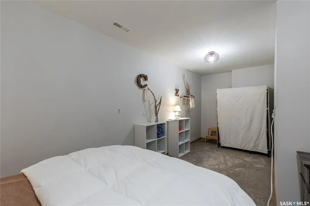 21 Thorn Crescent Moose Jaw SK S6J 1J3