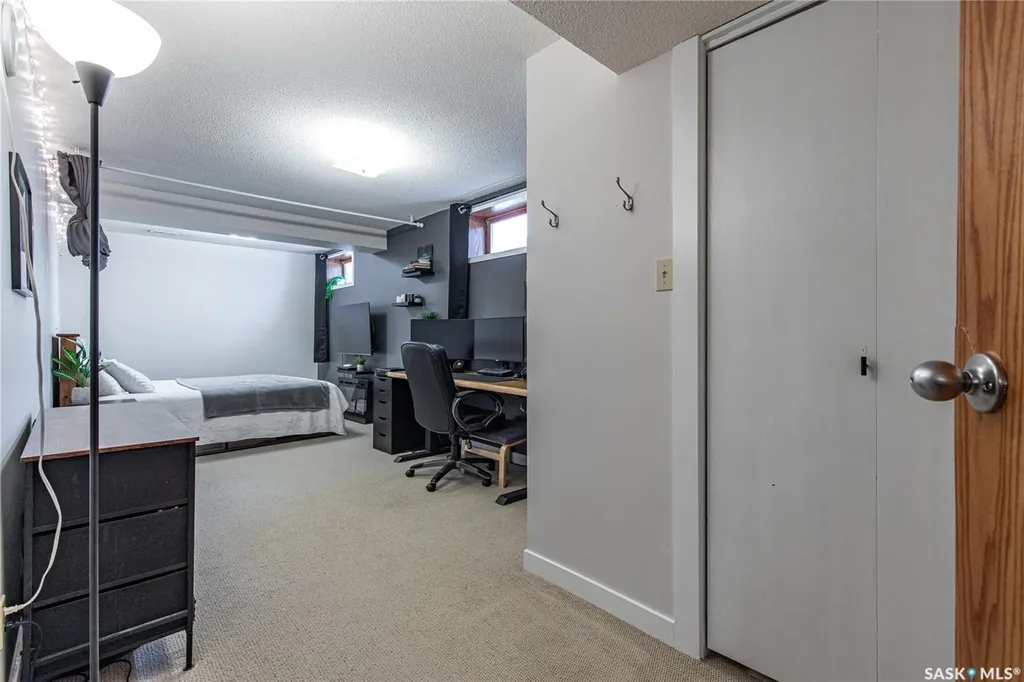 21 Thorn Crescent Moose Jaw SK S6J 1J3