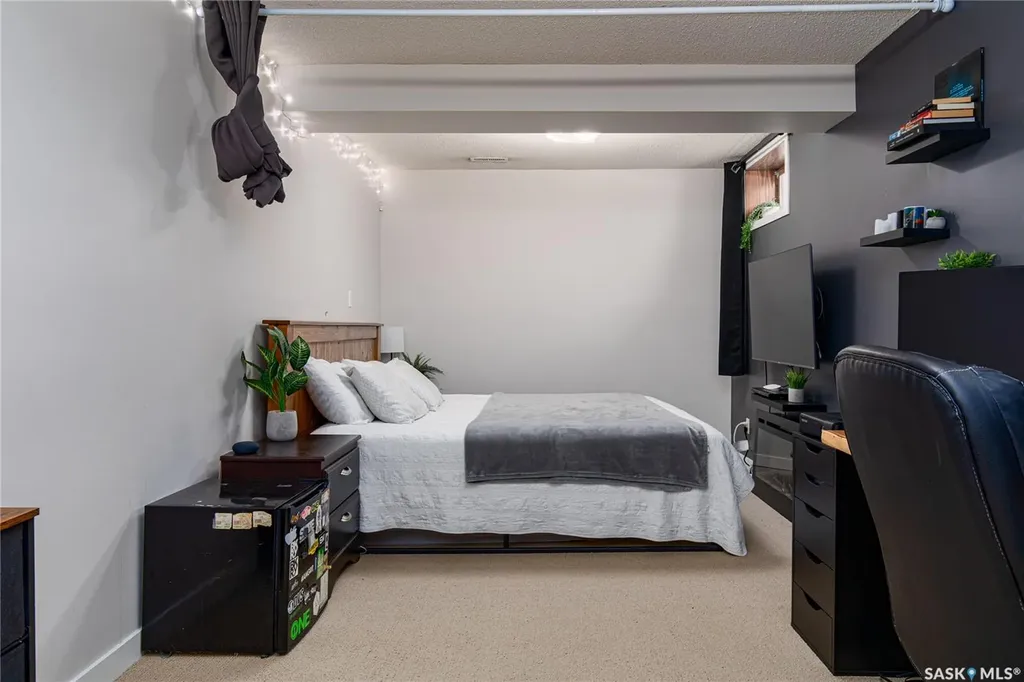 21 Thorn Crescent Moose Jaw SK S6J 1J3
