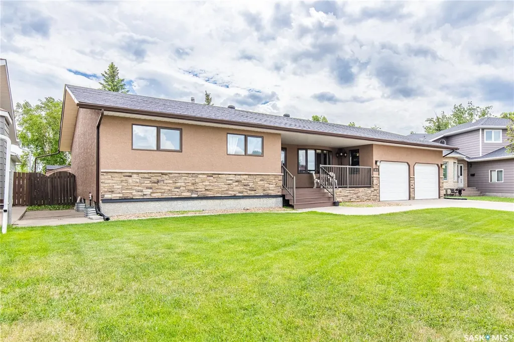 21 Thorn Crescent Moose Jaw SK S6J 1J3