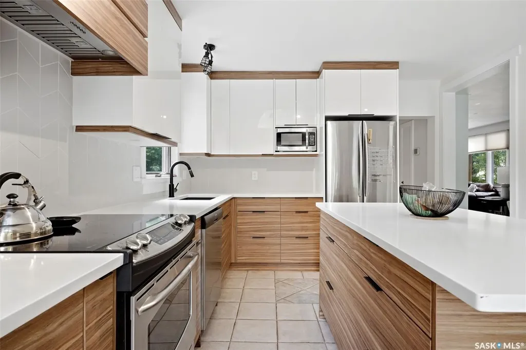 2876 Cameron Street Regina SK S4S 1W3