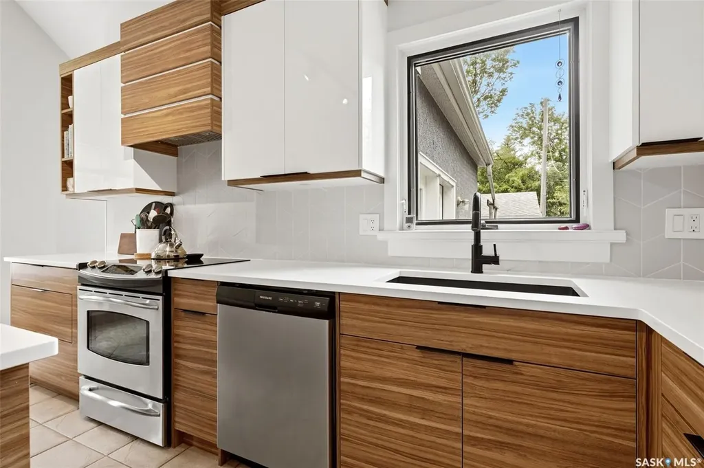 2876 Cameron Street Regina SK S4S 1W3