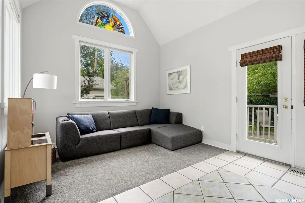 2876 Cameron Street Regina SK S4S 1W3