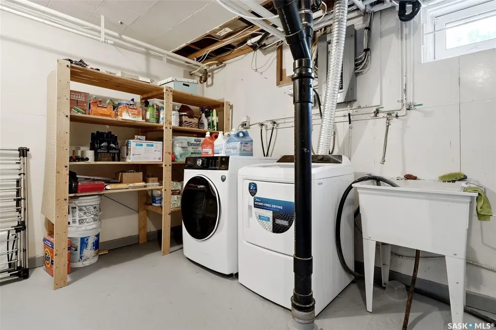 2876 Cameron Street Regina SK S4S 1W3