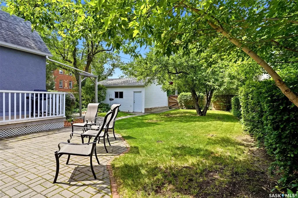 2876 Cameron Street Regina SK S4S 1W3