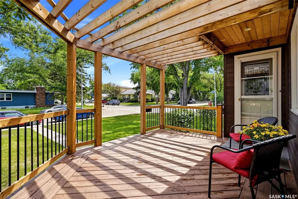 2876 Cameron Street Regina SK S4S 1W3