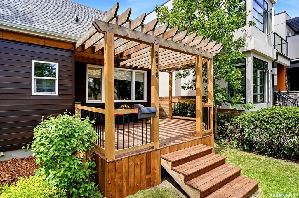 2876 Cameron Street Regina SK S4S 1W3