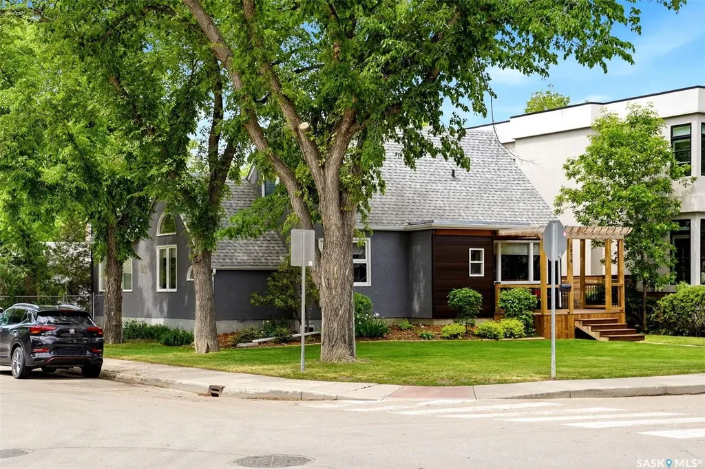 2876 Cameron Street Regina SK S4S 1W3