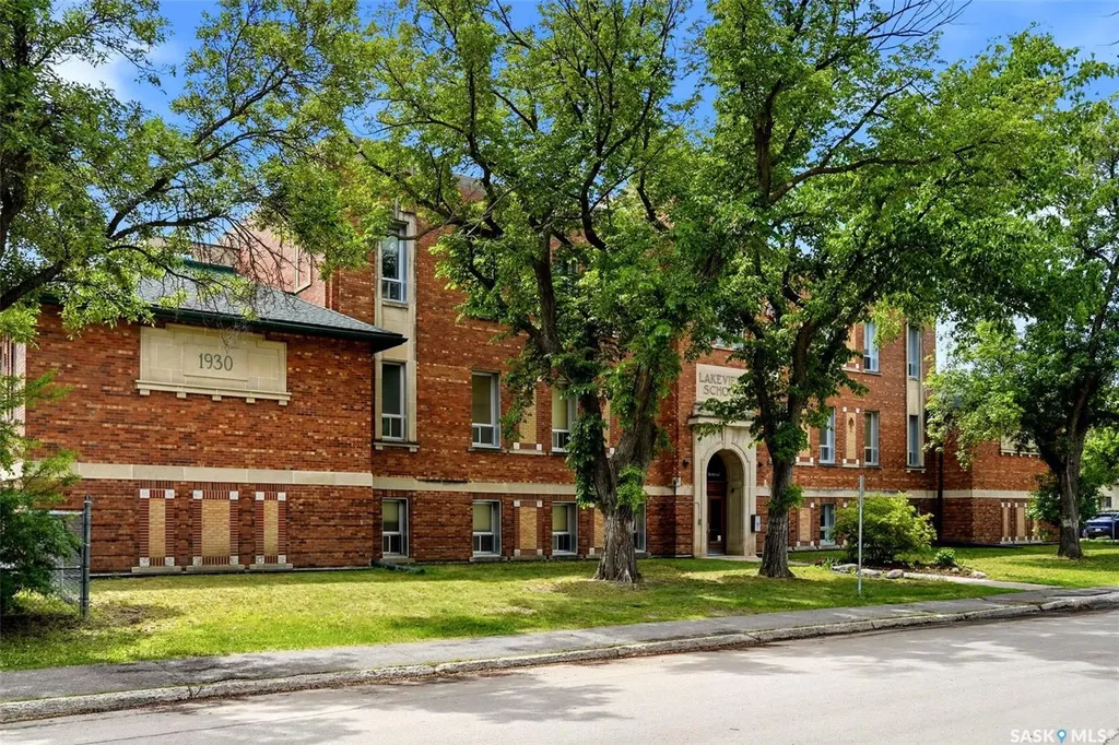 2876 Cameron Street Regina SK S4S 1W3