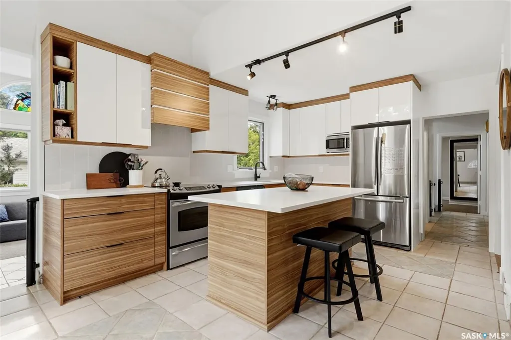 2876 Cameron Street Regina SK S4S 1W3