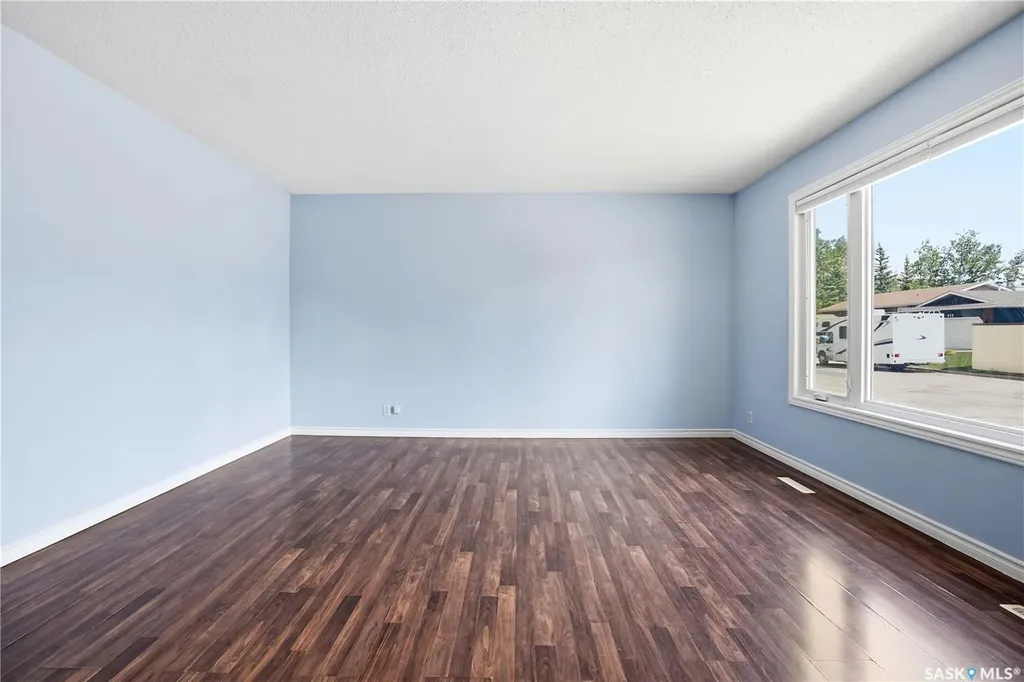 412 Montreal Street N Regina SK S4R 5C7