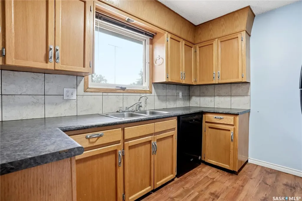 412 Montreal Street N Regina SK S4R 5C7