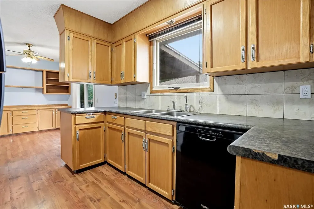 412 Montreal Street N Regina SK S4R 5C7