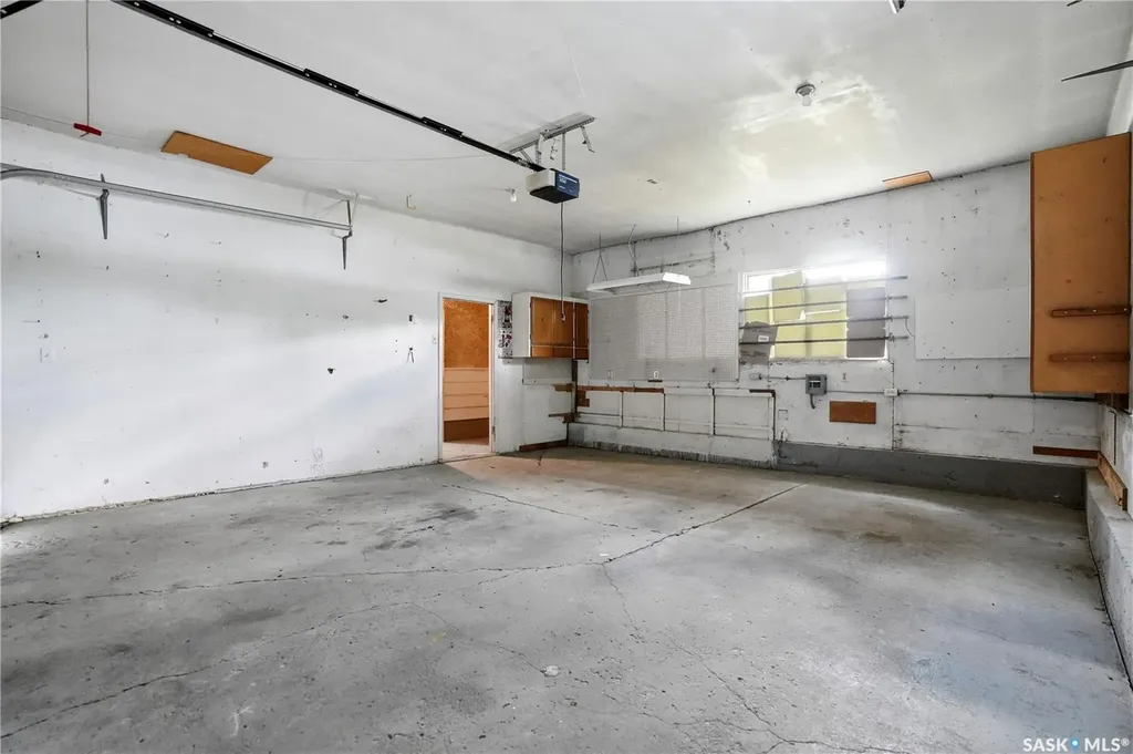 412 Montreal Street N Regina SK S4R 5C7