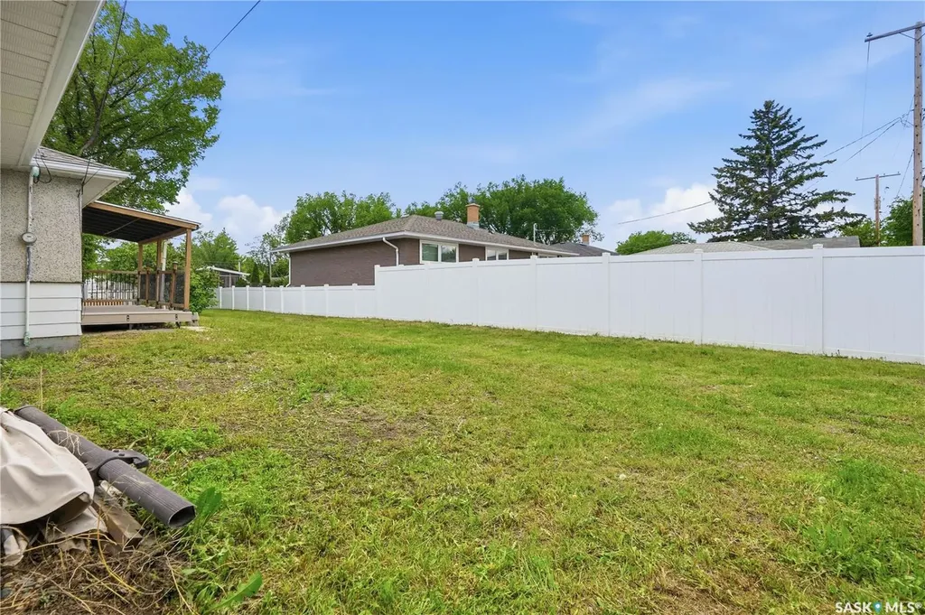 412 Montreal Street N Regina SK S4R 5C7