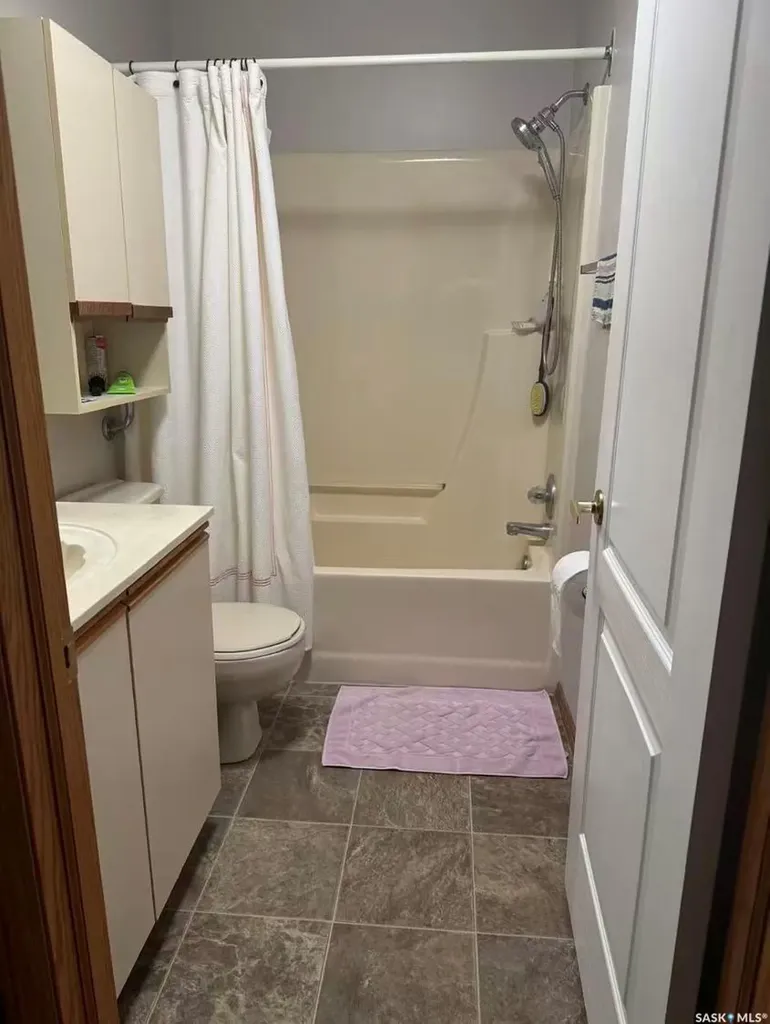 279 Hochelaga Street E Moose Jaw SK S6H 0N9