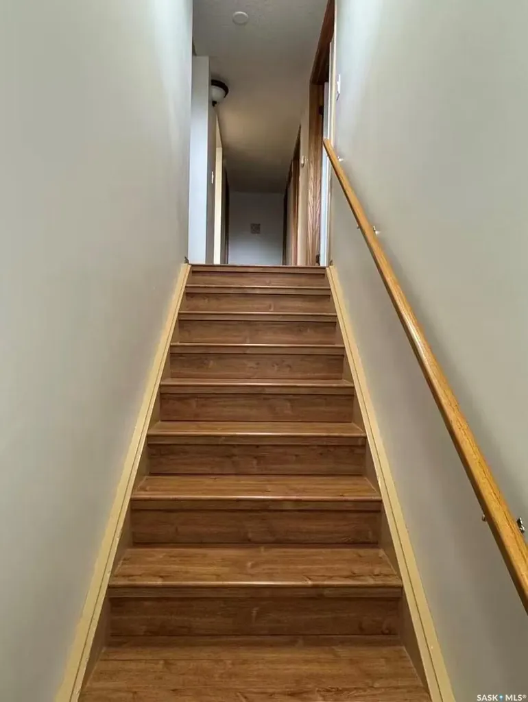 279 Hochelaga Street E Moose Jaw SK S6H 0N9
