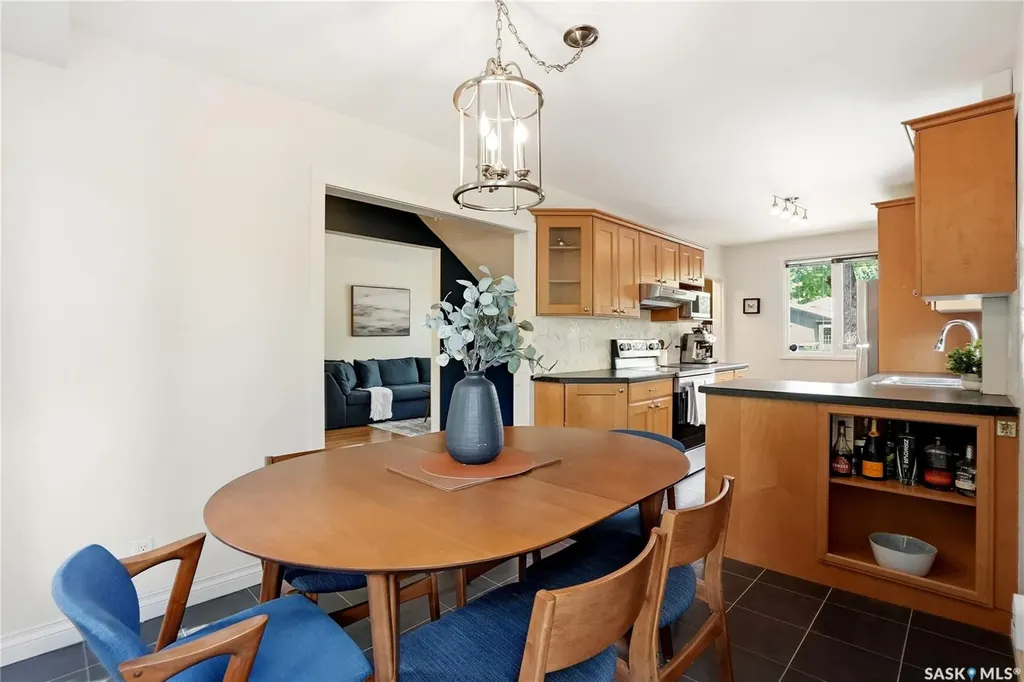 114 7th Street E Saskatoon SK S7H 0W8