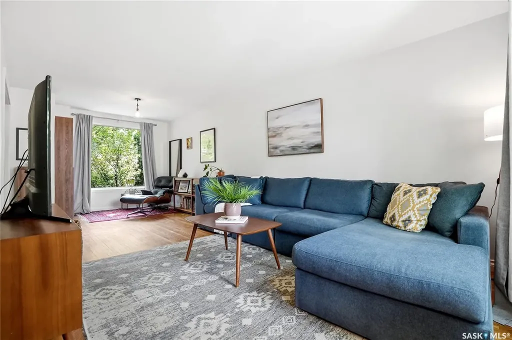 114 7th Street E Saskatoon SK S7H 0W8