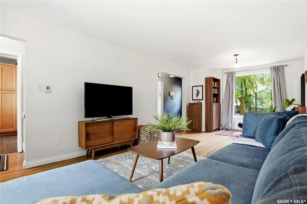 114 7th Street E Saskatoon SK S7H 0W8