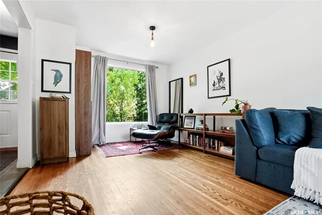 114 7th Street E Saskatoon SK S7H 0W8