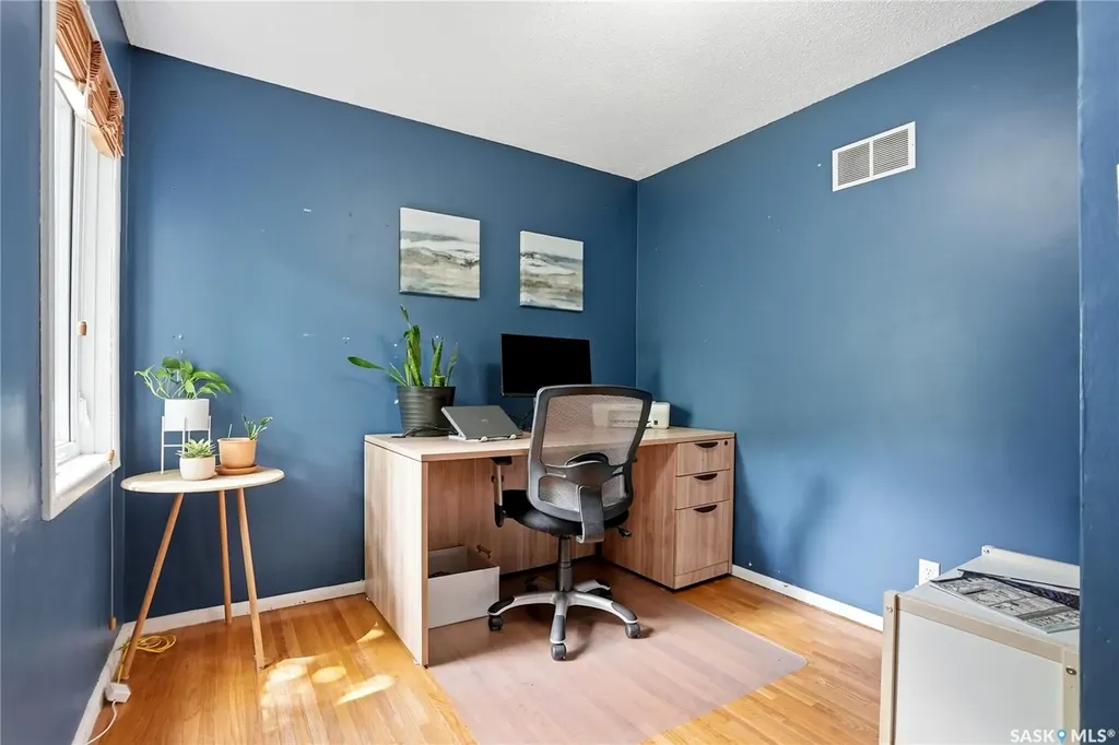 114 7th Street E Saskatoon SK S7H 0W8