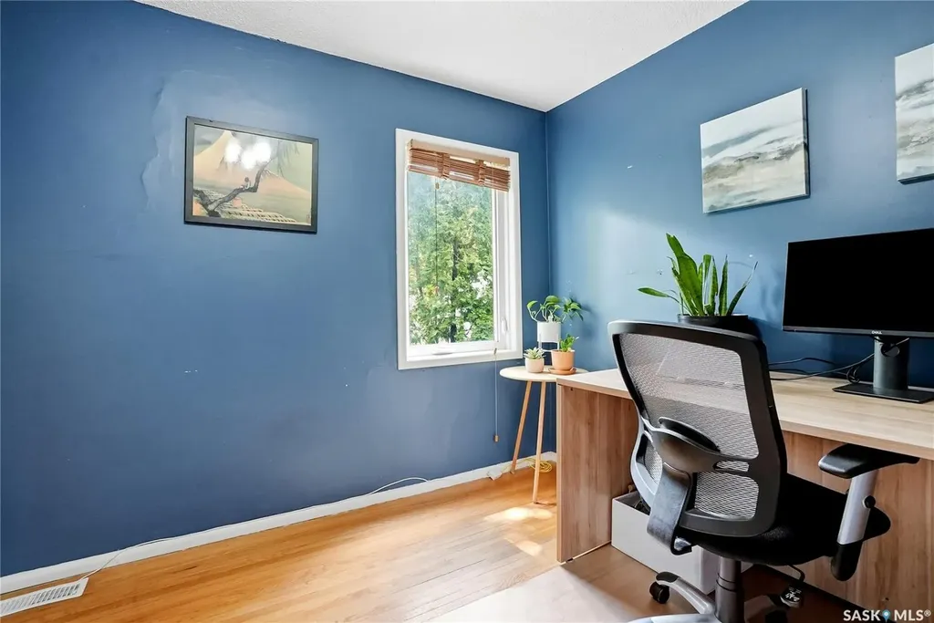 114 7th Street E Saskatoon SK S7H 0W8