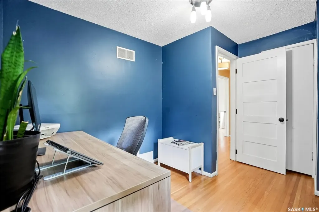 114 7th Street E Saskatoon SK S7H 0W8