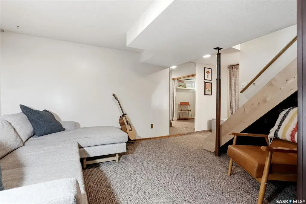 114 7th Street E Saskatoon SK S7H 0W8