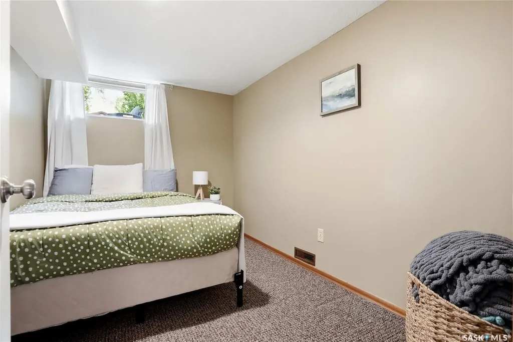 114 7th Street E Saskatoon SK S7H 0W8