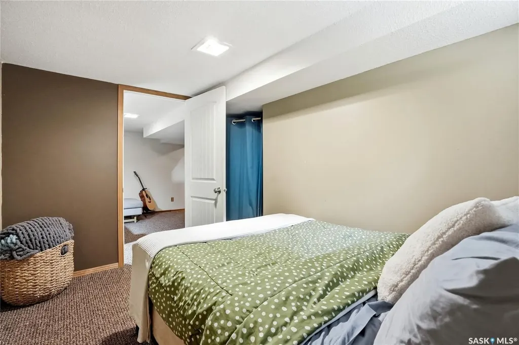 114 7th Street E Saskatoon SK S7H 0W8