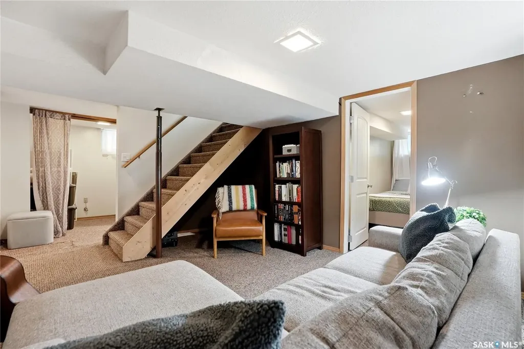114 7th Street E Saskatoon SK S7H 0W8