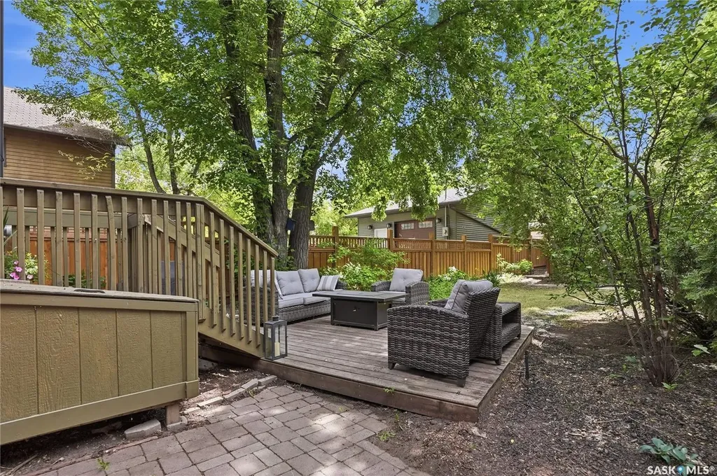 114 7th Street E Saskatoon SK S7H 0W8