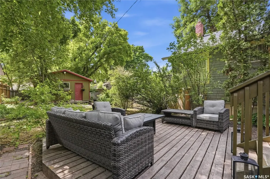 114 7th Street E Saskatoon SK S7H 0W8