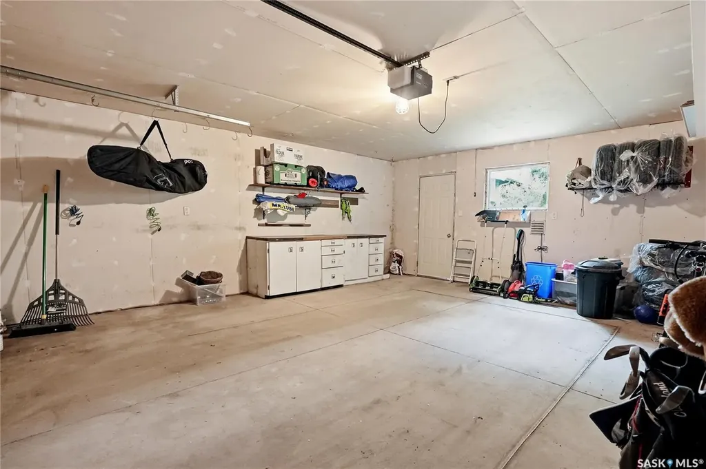 114 7th Street E Saskatoon SK S7H 0W8