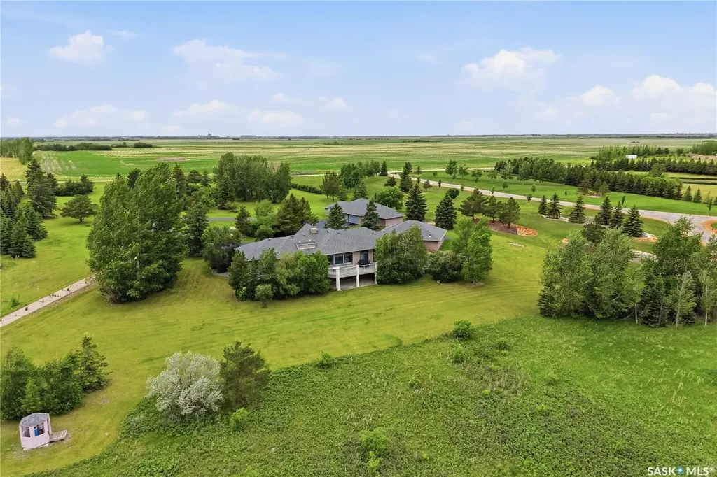 48 Cathedral Bluffs Road Corman Park Rm No. 344 SK S7P 1A3