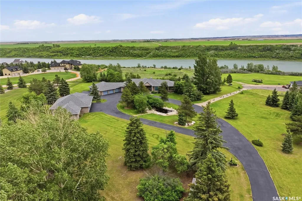48 Cathedral Bluffs Road Corman Park Rm No. 344 SK S7P 1A3