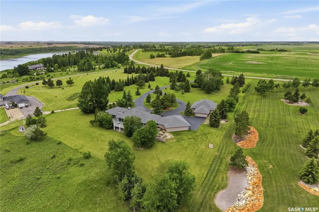 48 Cathedral Bluffs Road Corman Park Rm No. 344 SK S7P 1A3