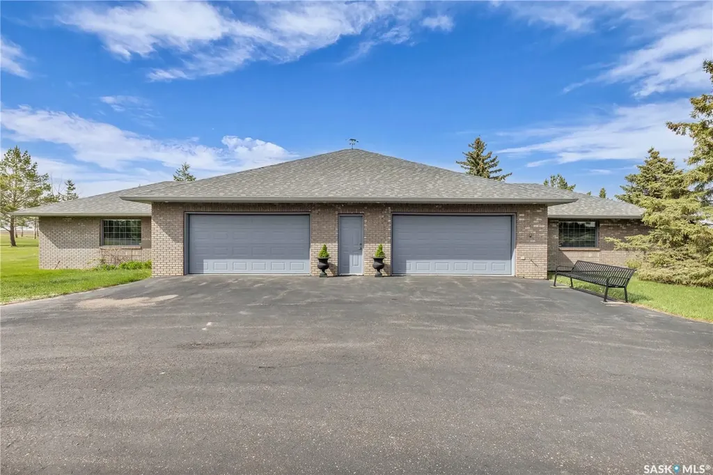 48 Cathedral Bluffs Road Corman Park Rm No. 344 SK S7P 1A3