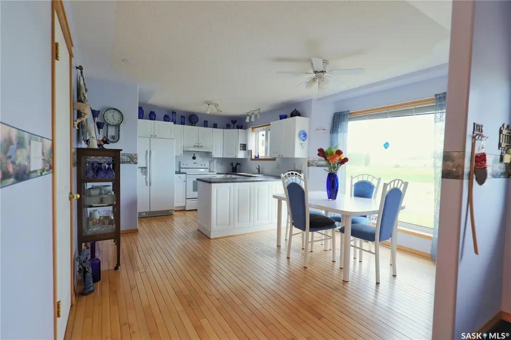 1037 Oxford Street E Moose Jaw SK S6H 7L4