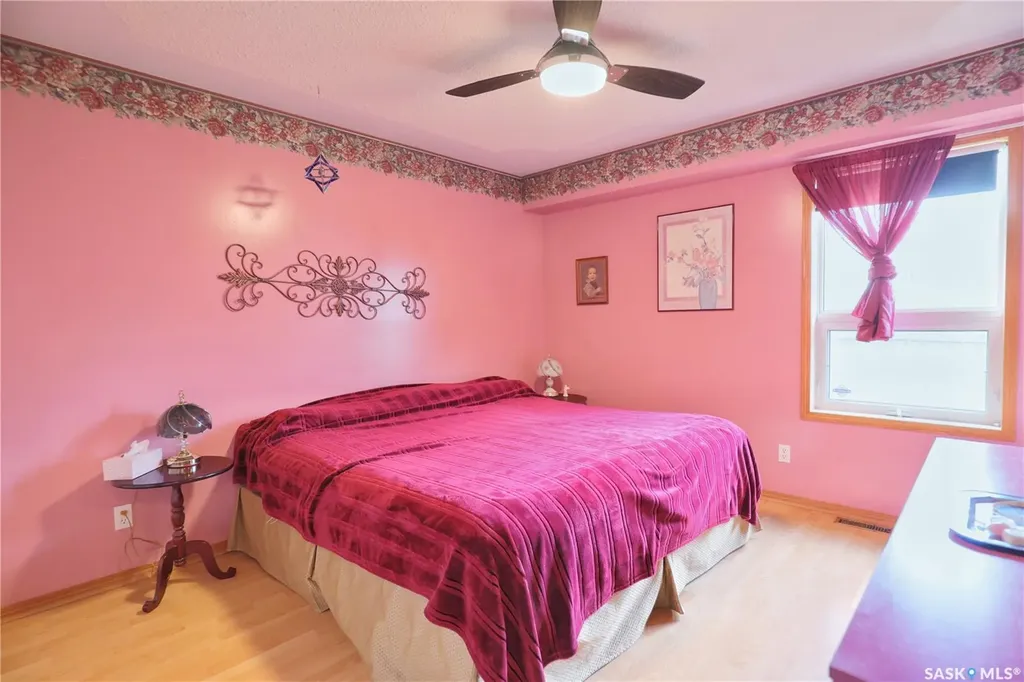 1037 Oxford Street E Moose Jaw SK S6H 7L4