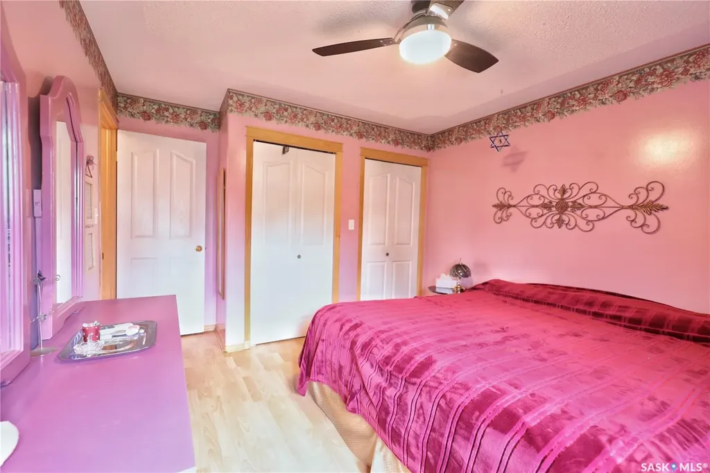 1037 Oxford Street E Moose Jaw SK S6H 7L4