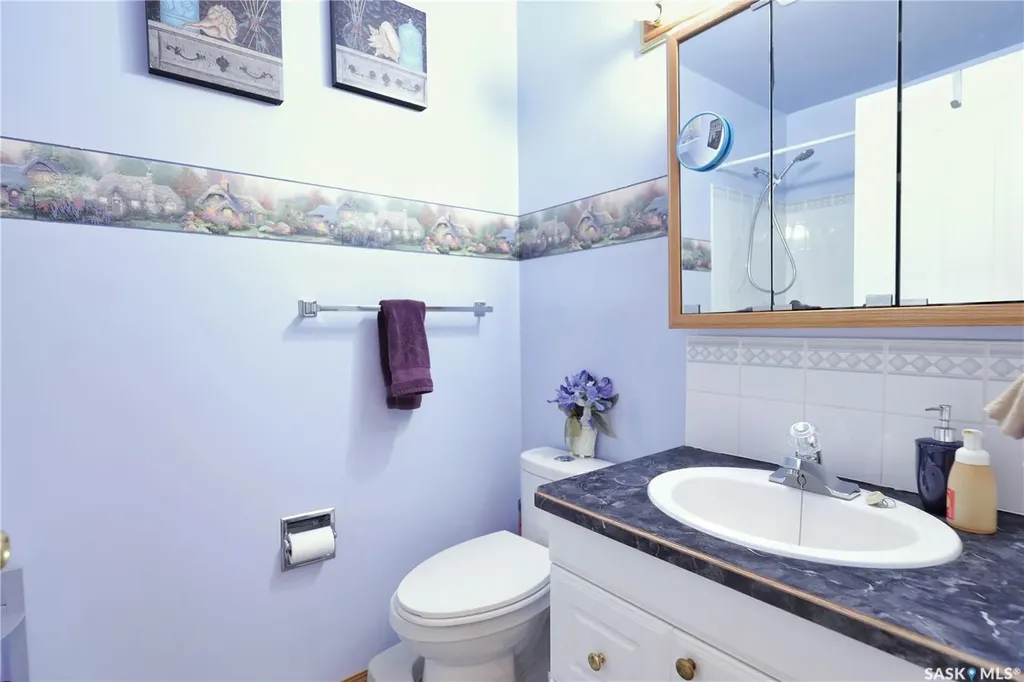 1037 Oxford Street E Moose Jaw SK S6H 7L4