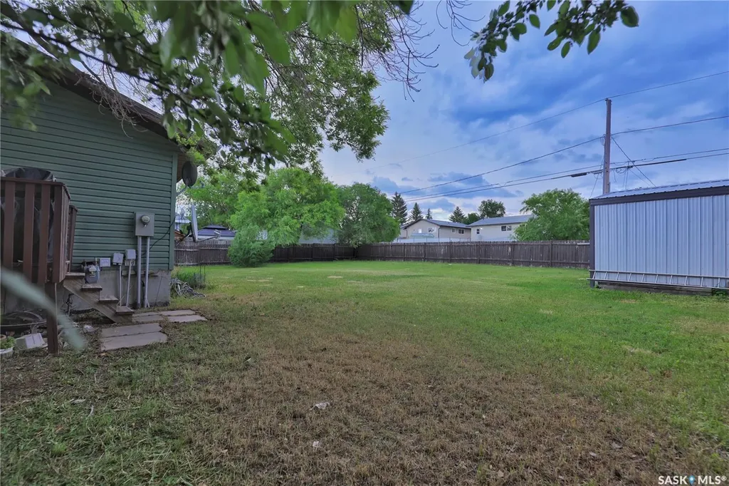 1037 Oxford Street E Moose Jaw SK S6H 7L4