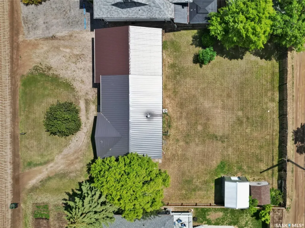 1037 Oxford Street E Moose Jaw SK S6H 7L4